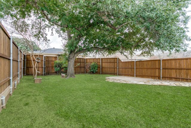 318 Creekmeadow Lane, Lewisville, TX 75067