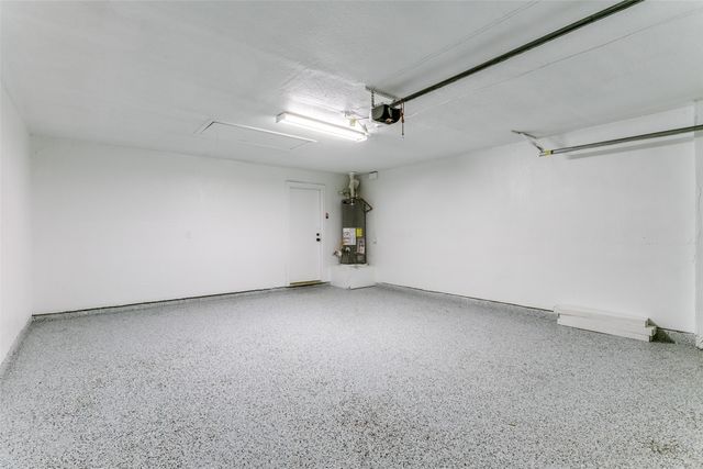 318 Creekmeadow Lane, Lewisville, TX 75067