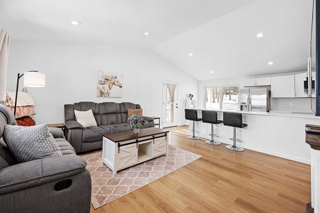 5 Karen Way, Rutland, MA 01543