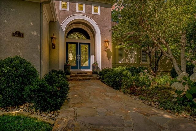 6411 Muirfield Street, Kansas City, MO 64152