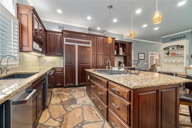 6411 Muirfield Street, Kansas City, MO 64152