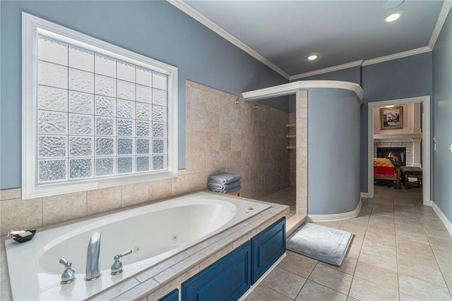 6411 Muirfield Street, Kansas City, MO 64152