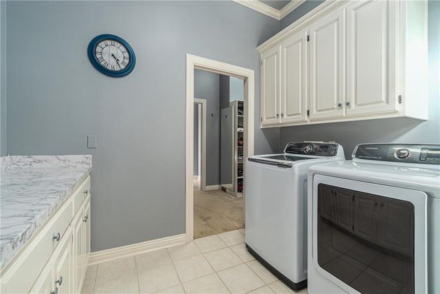 6411 Muirfield Street, Kansas City, MO 64152