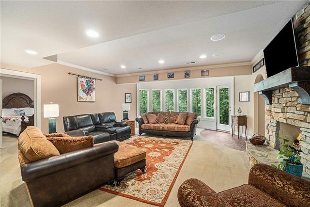 6411 Muirfield Street, Kansas City, MO 64152