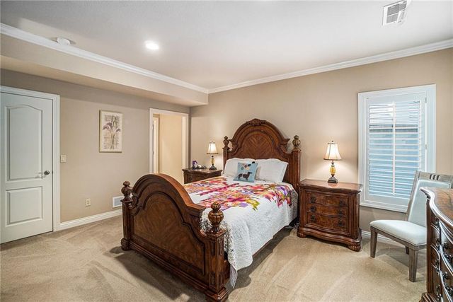 6411 Muirfield Street, Kansas City, MO 64152