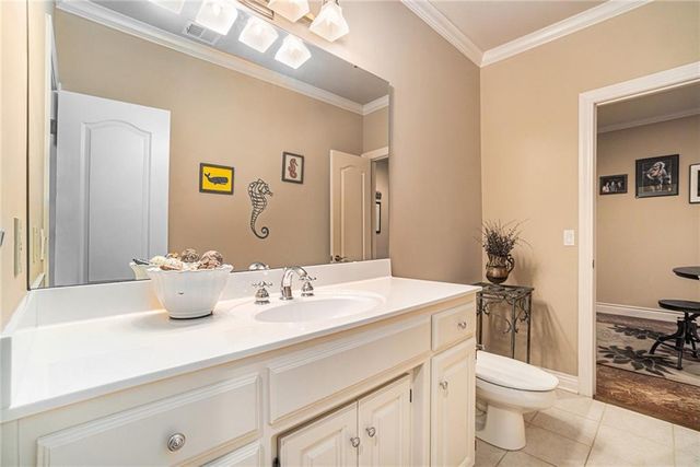 6411 Muirfield Street, Kansas City, MO 64152