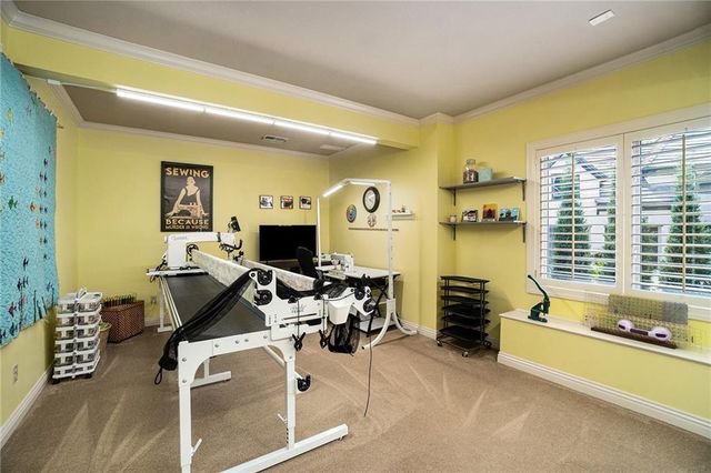 6411 Muirfield Street, Kansas City, MO 64152