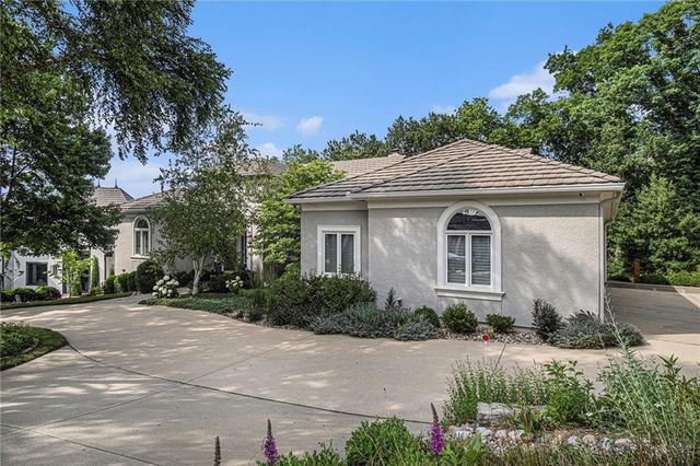 6411 Muirfield Street, Kansas City, MO 64152