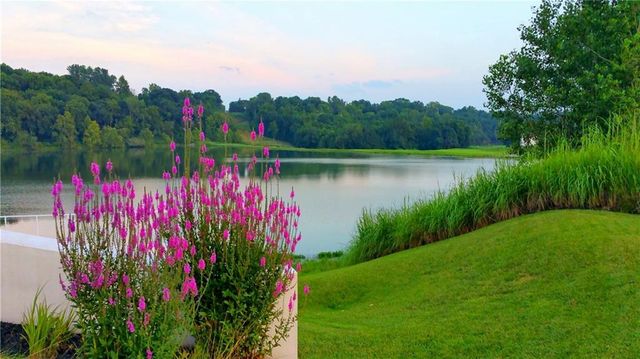 6411 Muirfield Street, Kansas City, MO 64152