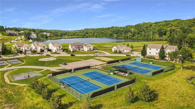 6411 Muirfield Street, Kansas City, MO 64152