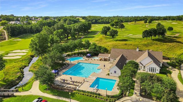 6411 Muirfield Street, Kansas City, MO 64152