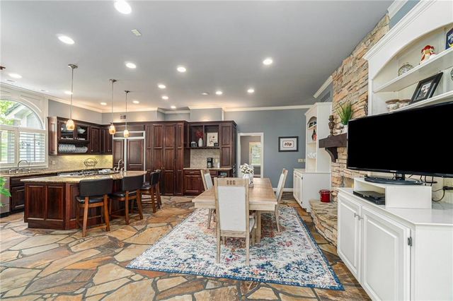 6411 Muirfield Street, Kansas City, MO 64152