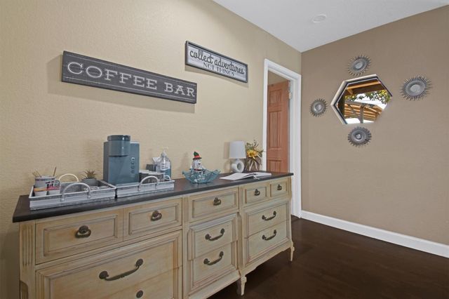 1236 S Academy Ave S, New Braunfels, TX 78130