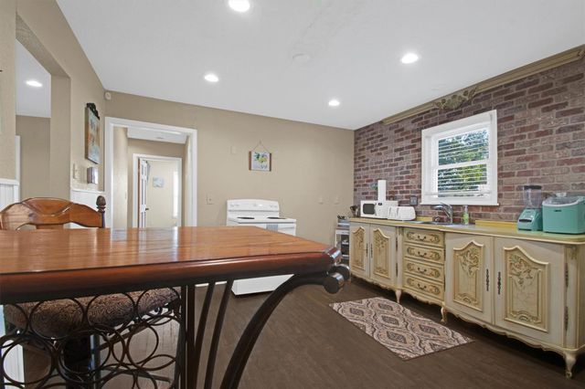 1236 S Academy Ave S, New Braunfels, TX 78130