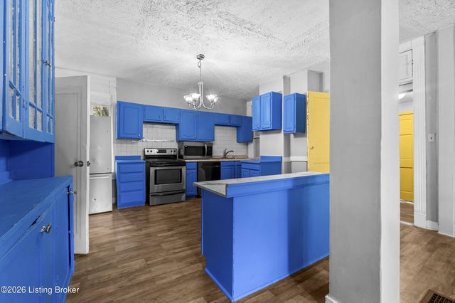 2210 W Burnett Ave, Louisville, KY 40210