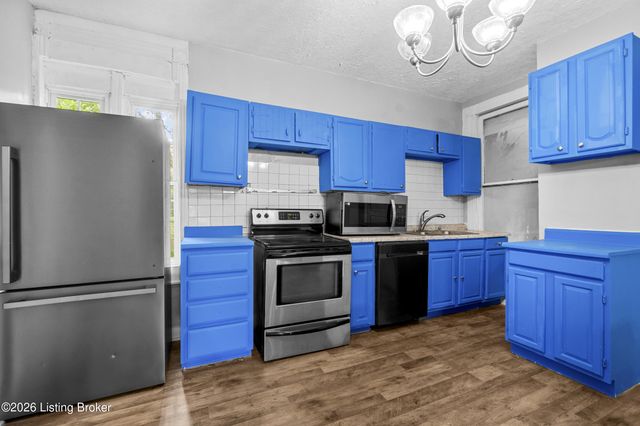 2210 W Burnett Ave, Louisville, KY 40210