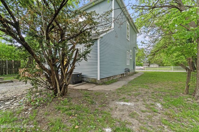 2210 W Burnett Ave, Louisville, KY 40210