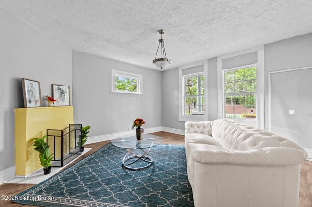2210 W Burnett Ave, Louisville, KY 40210