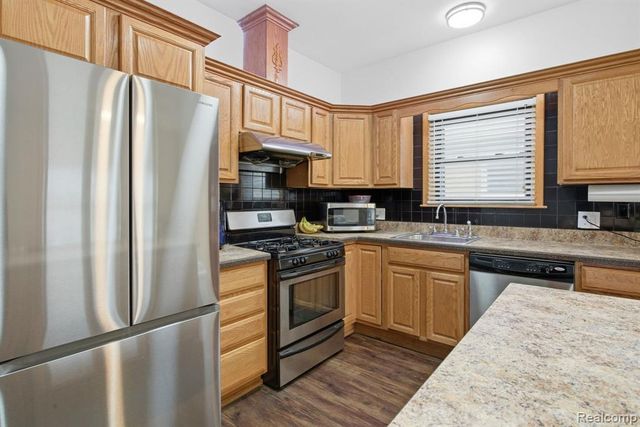 18260 Millstone Drive, Macomb, MI 48044