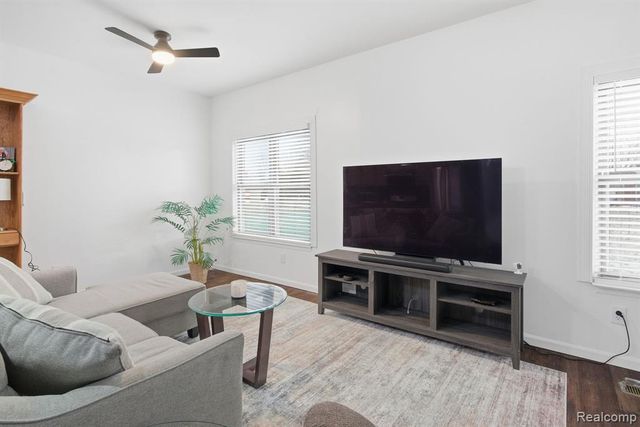 18260 Millstone Drive, Macomb, MI 48044