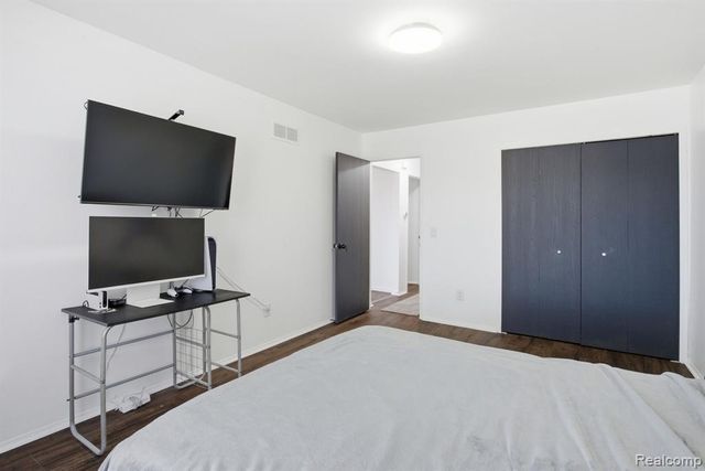 18260 Millstone Drive, Macomb, MI 48044