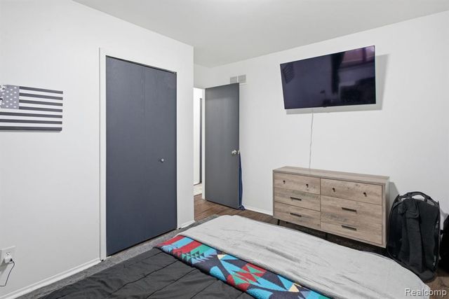 18260 Millstone Drive, Macomb, MI 48044