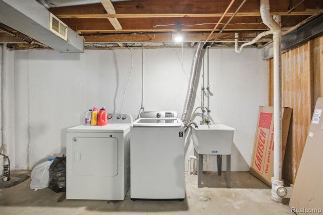 18260 Millstone Drive, Macomb, MI 48044