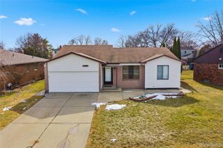 18260 Millstone Drive, Macomb, MI 48044