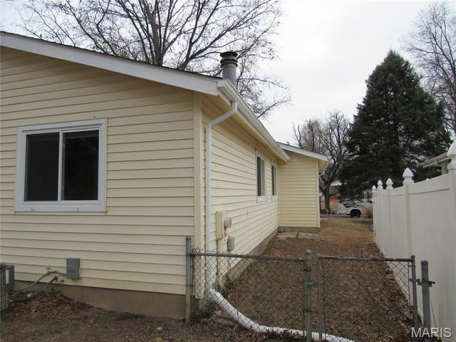 2575 Lindsay Lane, Florissant, MO 63031