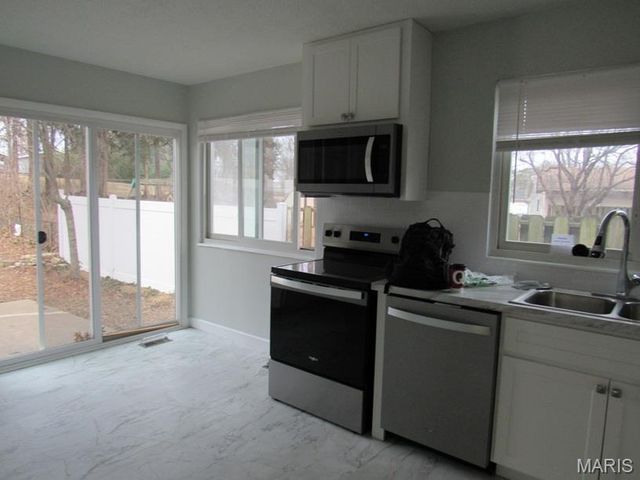 2575 Lindsay Lane, Florissant, MO 63031