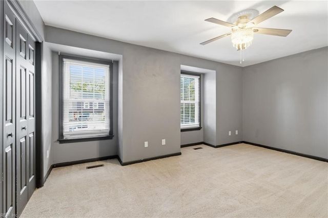 418 Middle Oaks DR, Chesapeake, VA 23322