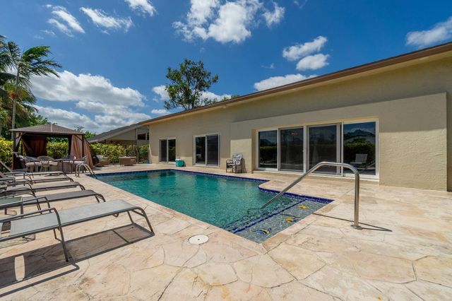 13621 Barberry Drive, Wellington, FL 33414