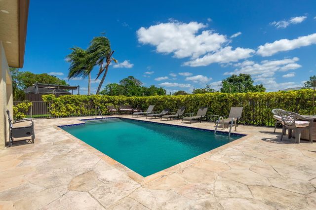 13621 Barberry Drive, Wellington, FL 33414