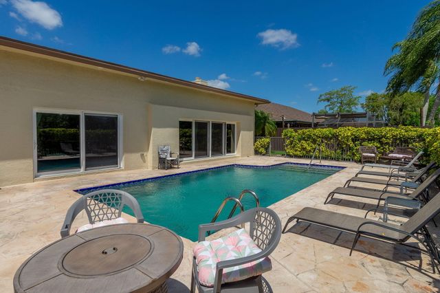 13621 Barberry Drive, Wellington, FL 33414