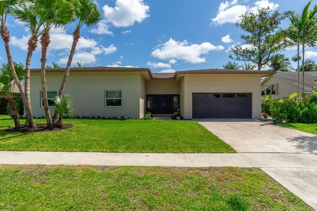 13621 Barberry Drive, Wellington, FL 33414