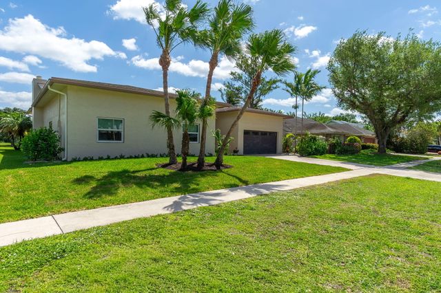 13621 Barberry Drive, Wellington, FL 33414