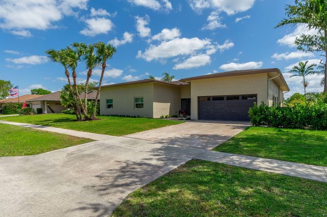13621 Barberry Drive, Wellington, FL 33414