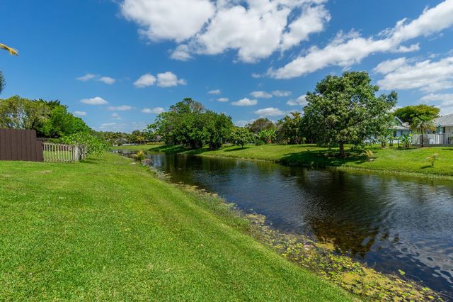 13621 Barberry Drive, Wellington, FL 33414