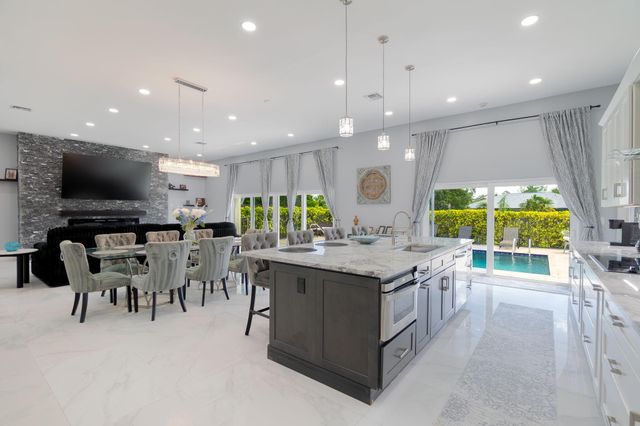 13621 Barberry Drive, Wellington, FL 33414