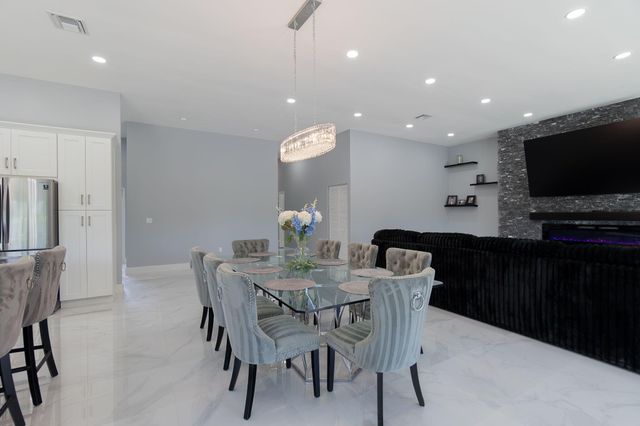 13621 Barberry Drive, Wellington, FL 33414