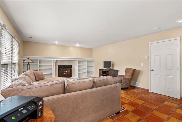 4922 PAYNE Street, Shawnee, KS 66226