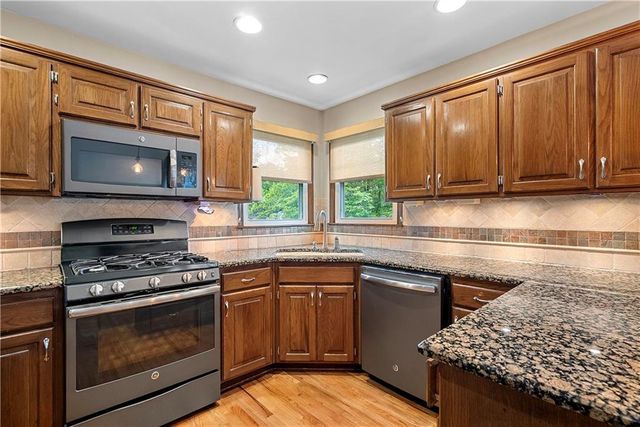 4922 PAYNE Street, Shawnee, KS 66226