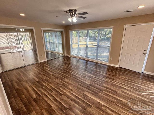 1135 E Burgess Rd, Pensacola, FL 32504