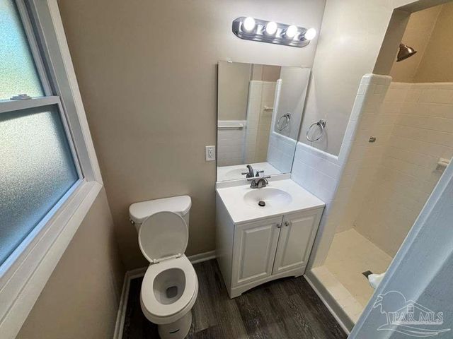 1135 E Burgess Rd, Pensacola, FL 32504