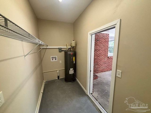 1135 E Burgess Rd, Pensacola, FL 32504