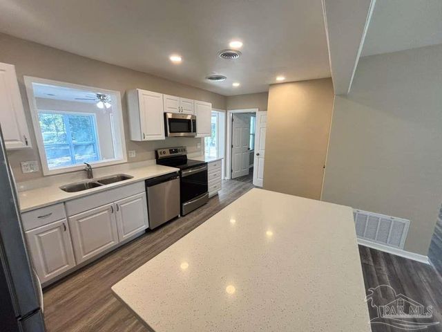 1135 E Burgess Rd, Pensacola, FL 32504