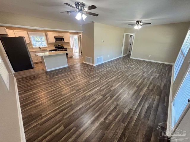 1135 E Burgess Rd, Pensacola, FL 32504