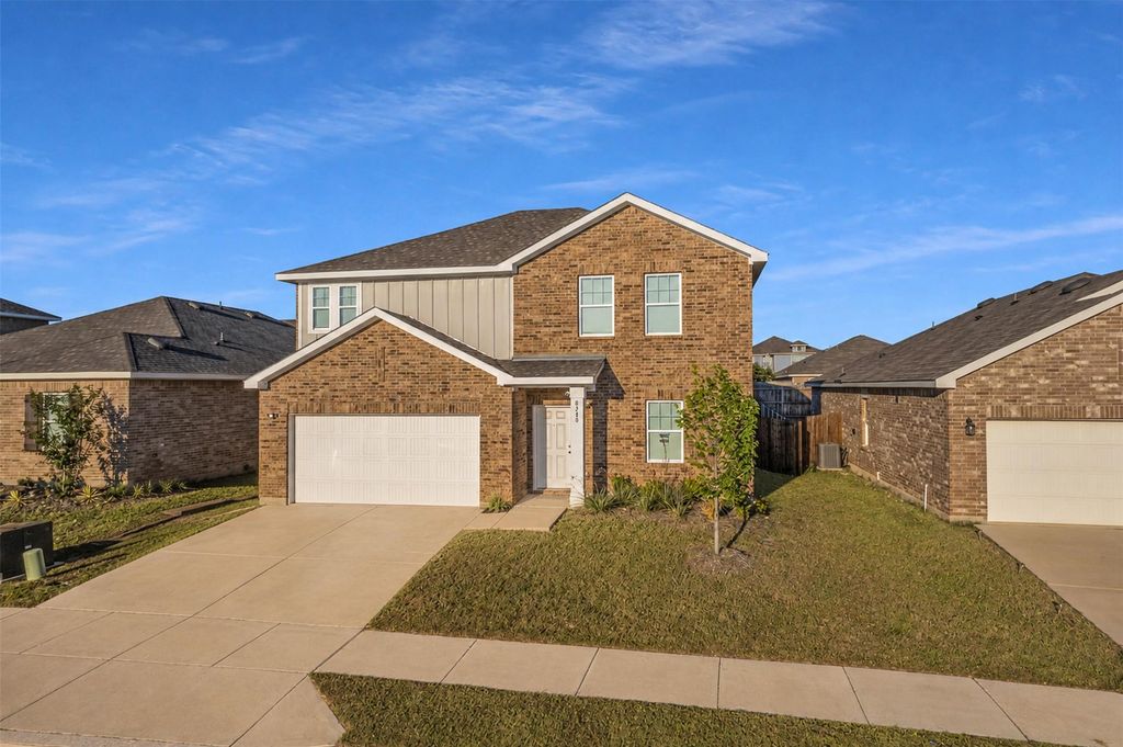 8348 Hawkview Drive, Fort Worth, TX 76179
