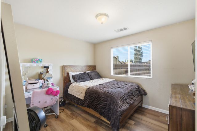 1537 N Irma Street, Visalia, CA 93292