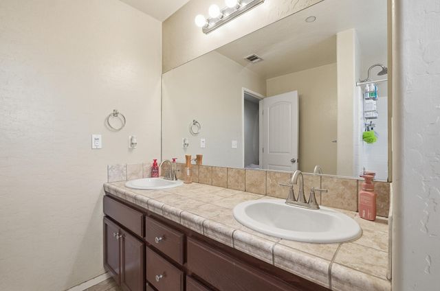 1537 N Irma Street, Visalia, CA 93292